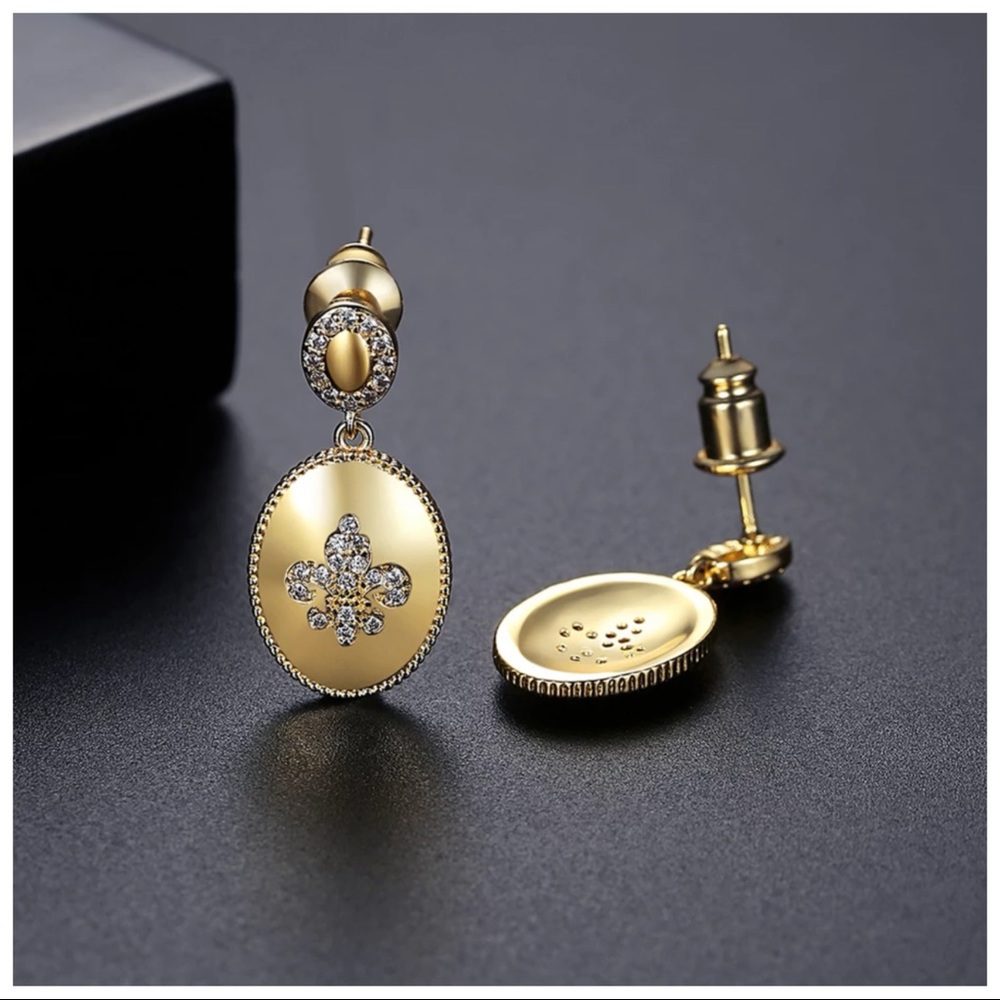 Gold Polished Fleur-de-Lis Dainty Earrings - Picture 5 of 6